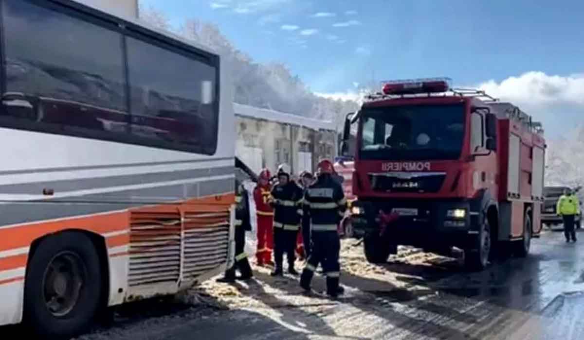 Incendiu intr-un autocar plin cu copii in judetul Maramures