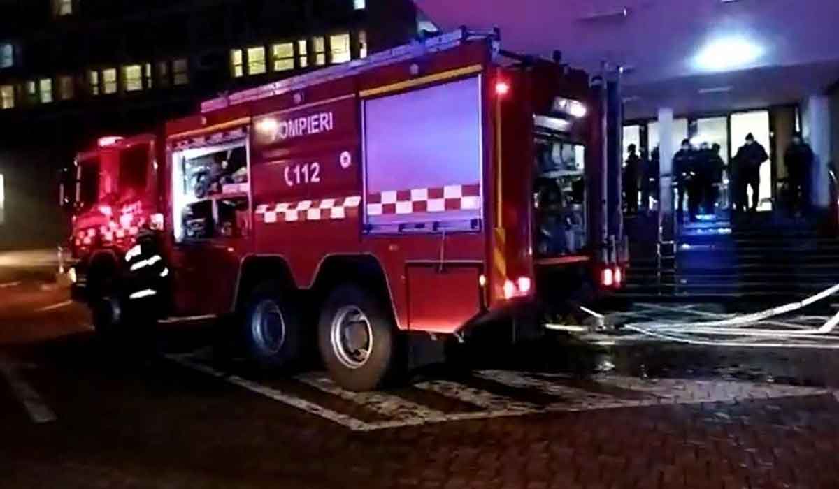 Incendiu puternic la Spitalul Judetean Suceava. A fost activat Planul Rosu de Interventie