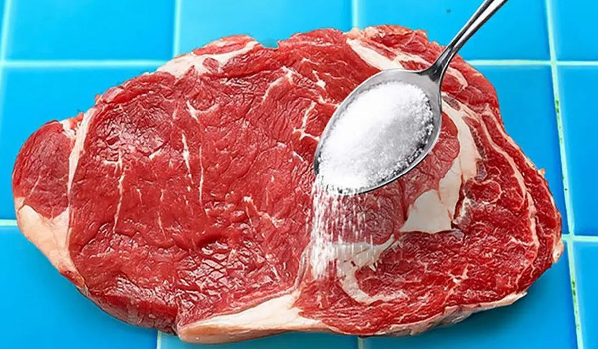 Trucul bucatarului de a face carnea mai frageda ca niciodata: adauga acest ingredient secret inainte de gatire