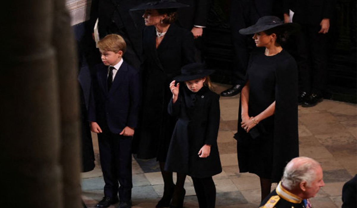 Cum s-a imbracat Kate Middleton la funeraliile reginei Elisabeta a II-a.