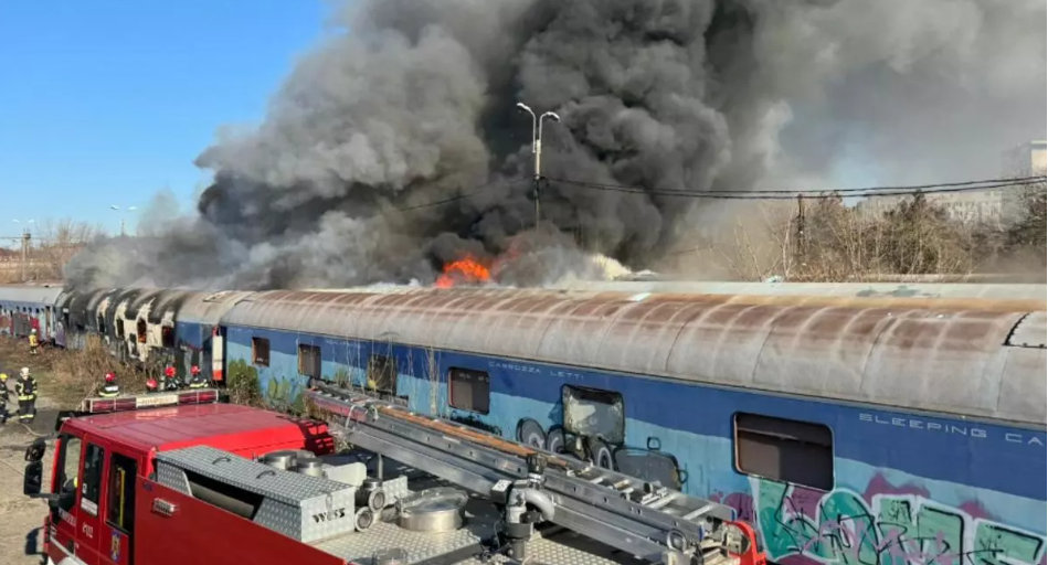 Incendiu pe calea ferata in Bucuresti. S-a emis mesaj RO-Alert