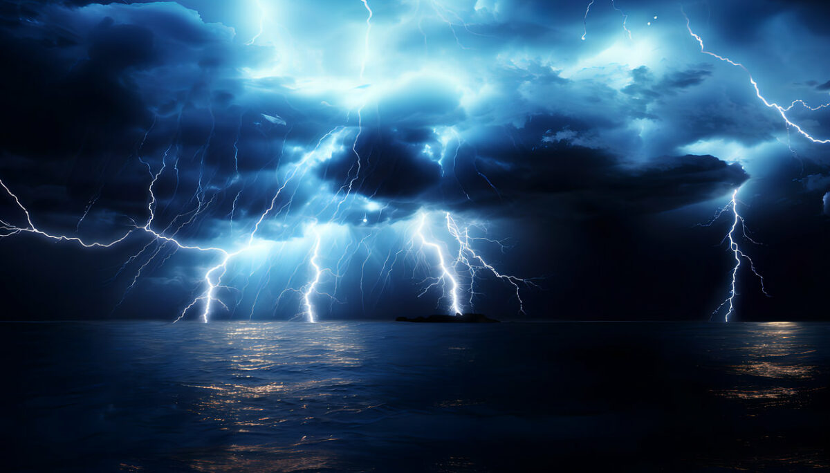 Alerta ANM! Cum ne va afecta furtuna electrica