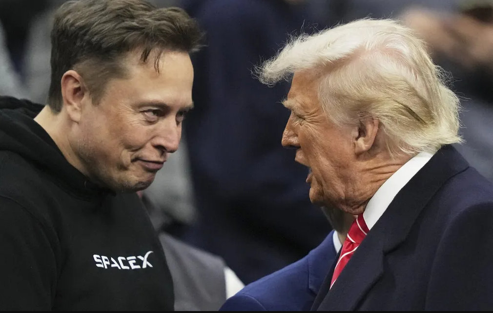 Donald Trump ii declara razboi lui Elon Musk: „Ar trebui probabil sa-si inchida pravalia si sa se intoarca acasa in…”