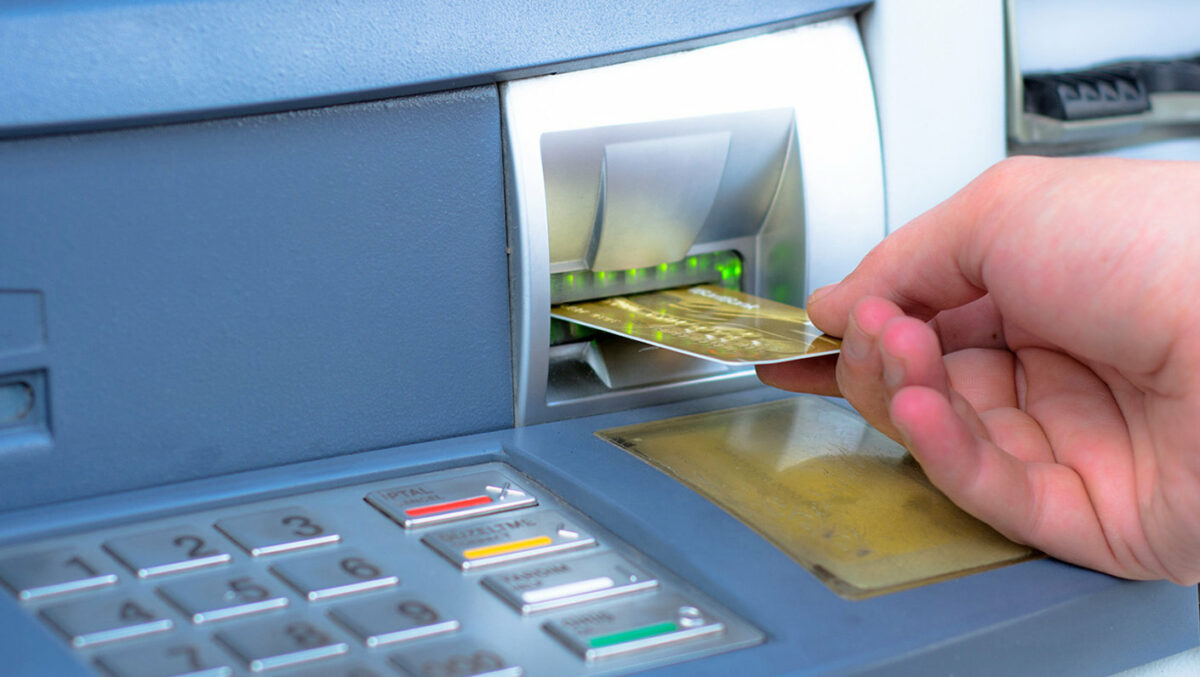 Ai voie sau nu sa folosesti cardul unei persoane decedate? Ce se intampla cu banii din cont