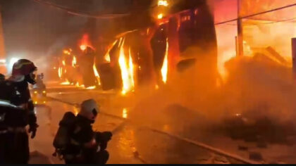 Incendiu puternic la Dragonul Rosu,...