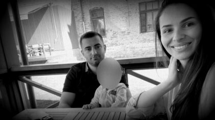 De ce mama Sarei, fetita...